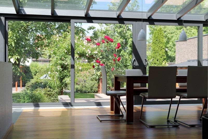 Slide those doors to bring garden blossoms in your dining area! Architectural technician Sharon, London.