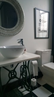 Oval sink by Mel, interior designer