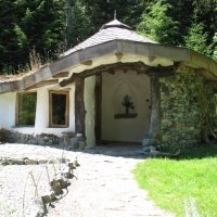 Home_at_Hollyhock