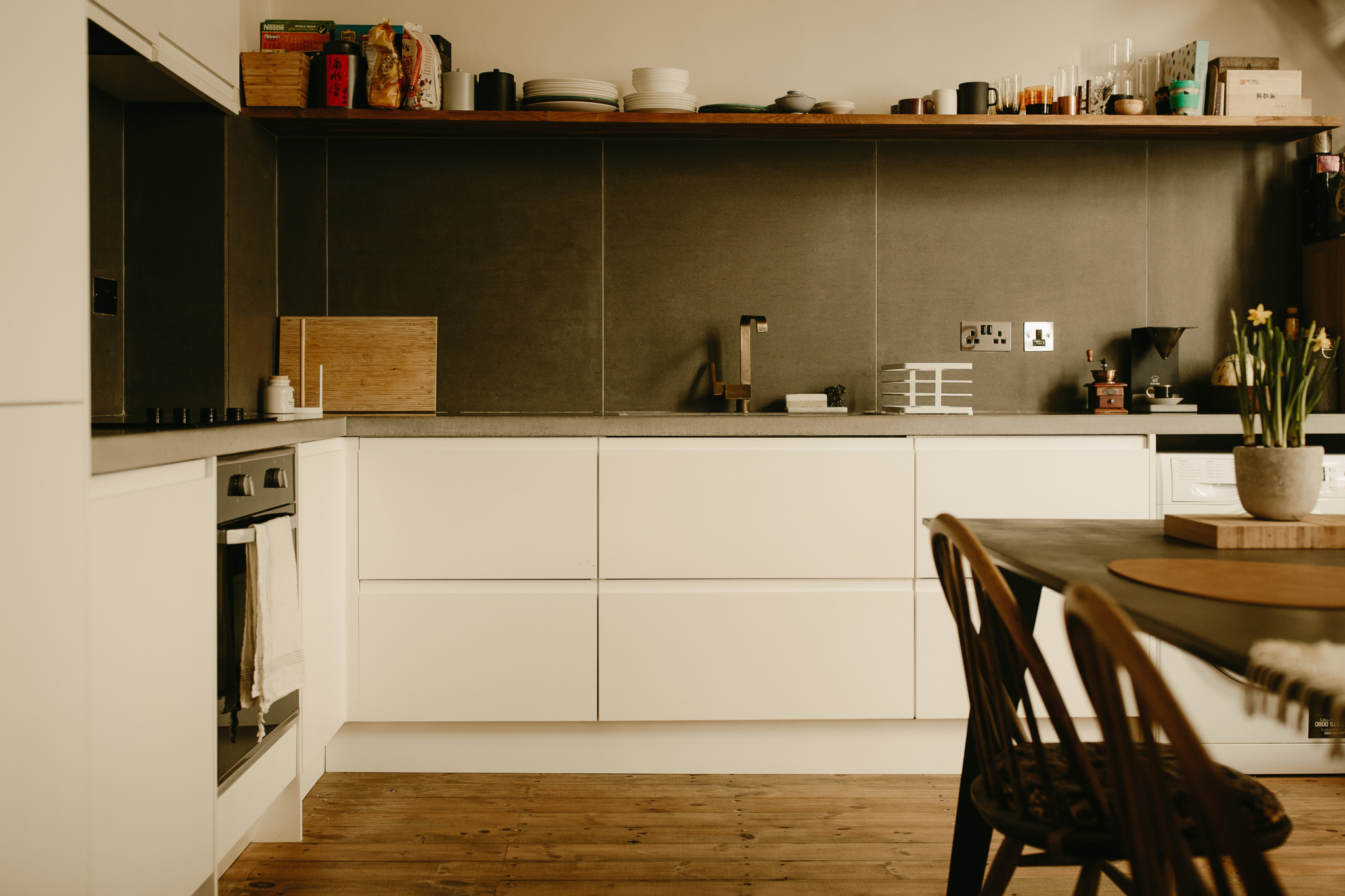 70s-Inspired Interior Design: A Minimalist Revival for 2025 - Design for Me