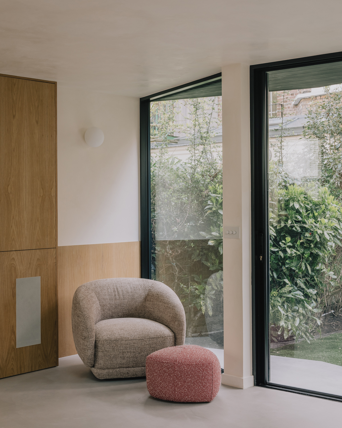 Minimalist designed garden room