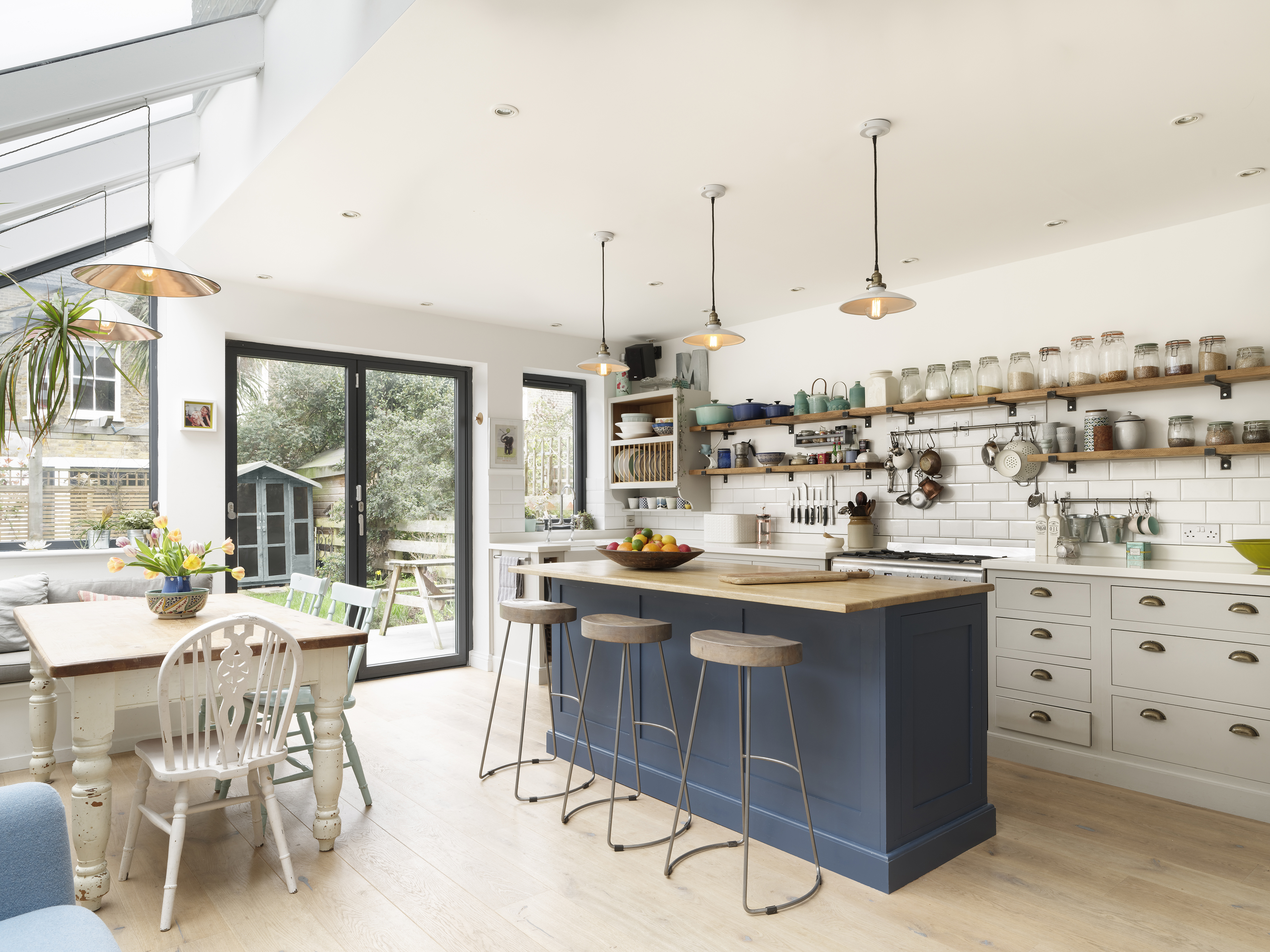 </p> <p>Find your ideal home design pro on designfor-me.com - get matched and see who's interested in your home project. Click image to see more inspiration from our design pros</p> <p>Design by Jennie & Chi, interior designer from Islington, London</p> <p> #interiordesign #interiors #homedecor #homeinspiration #kitchens #kitchendesign #kitcheninspiration #kitchenideas #kitchengoals #extensions #extensiondesign #extensioninspiration #extensionideas #houseextension #sideextensions #sidereturn #sideextensionideas #skylights #rooflights </p> <p>